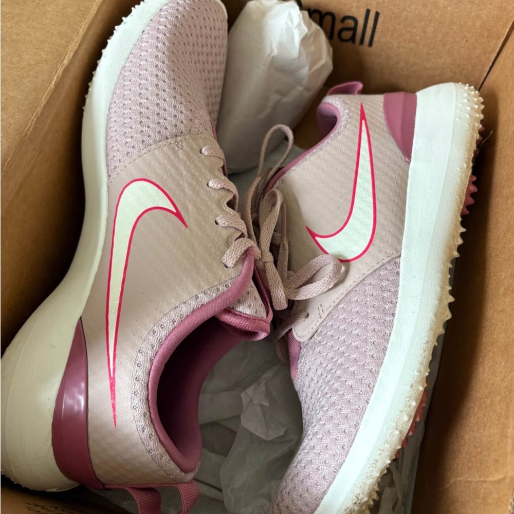 Nike Pink Golf Sneakers 9.5 NWT